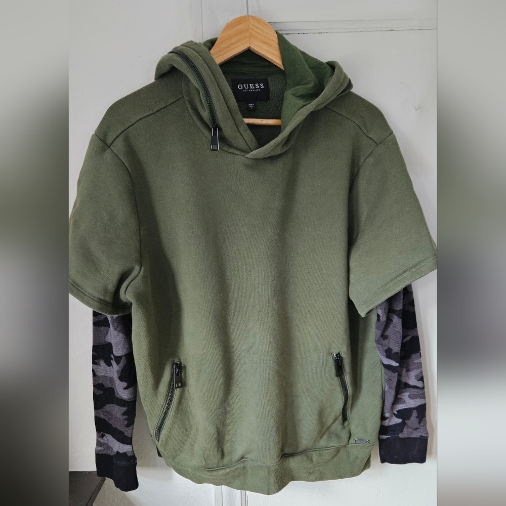 Guess Olive Green Hoodie with Camo Sleeves Mens Size Large *never worn